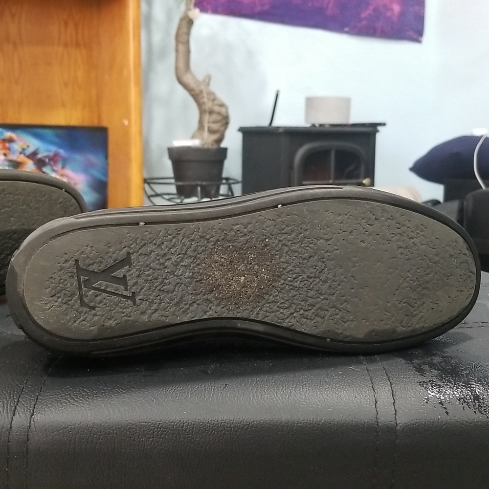 Shoes - Picture 6 of 8